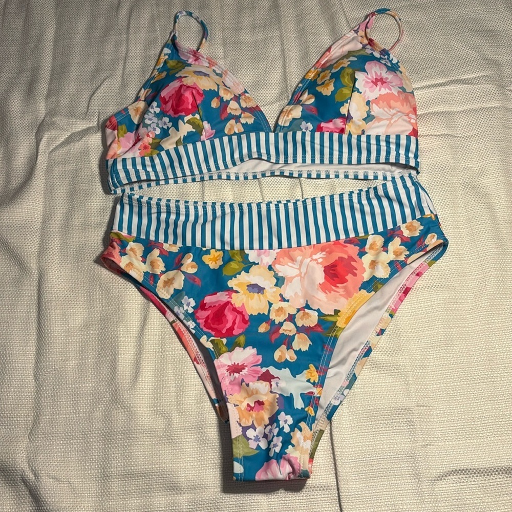 Two Piece Bikini Floral/Stripe High Cut Bottoms Sz L Nwot